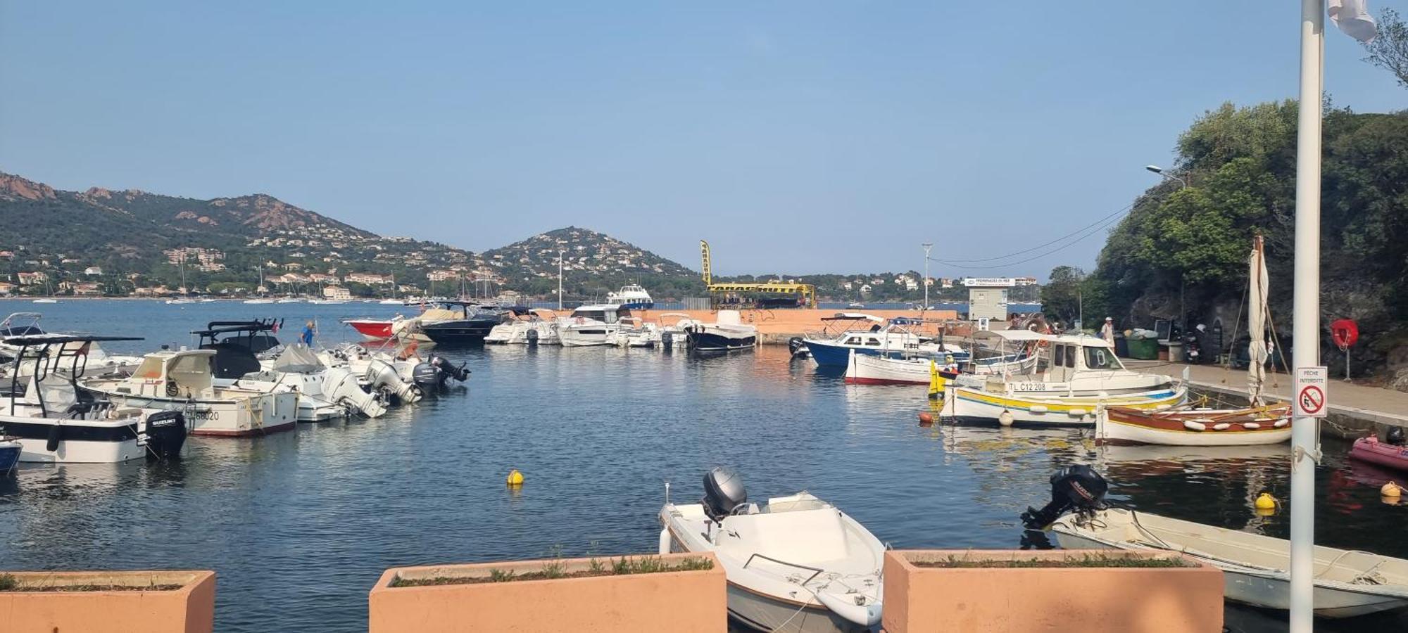 Agay Cap Esterel Le Hameau F2 Clim Plein Sud Dernier Etage Magnifique Vue Mer Saint-Raphaël Exteriér fotografie