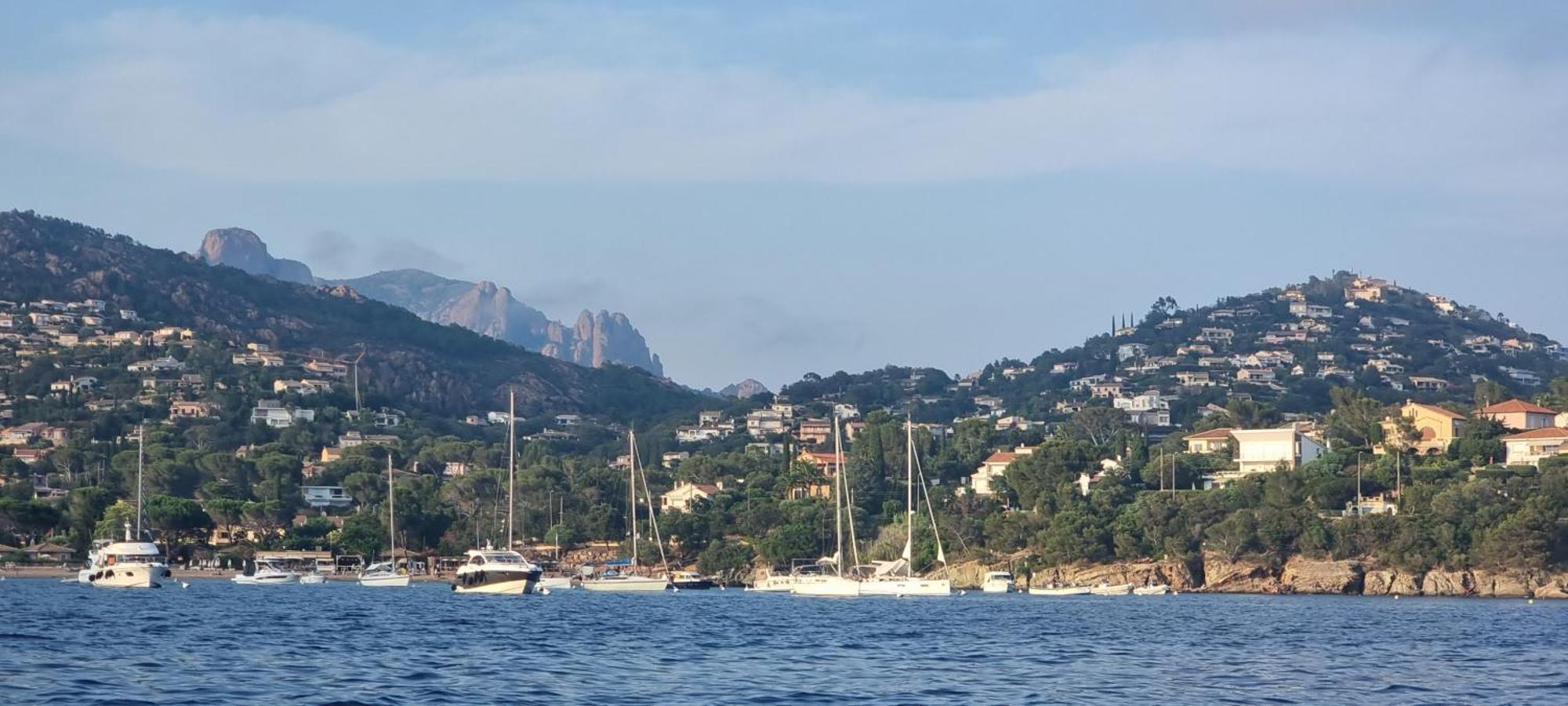Agay Cap Esterel Le Hameau F2 Clim Plein Sud Dernier Etage Magnifique Vue Mer Saint-Raphaël Exteriér fotografie
